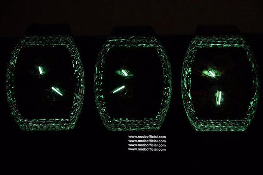 法兰克穆勒 Frank Muller Vanguard V45碳纤维陀飞轮 V2版本 一体镂空陀飞轮机芯和全新研发的高密度NTPT“夜光”碳纤维表壳 整表重量90克 佩戴舒适 商品图4