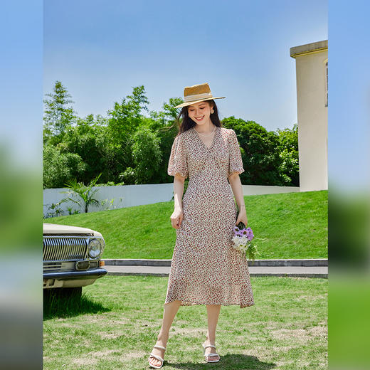 VICTORIA&VERA夏季新款V领设计感小众修身通勤百搭小玫瑰印花连衣裙 商品图3