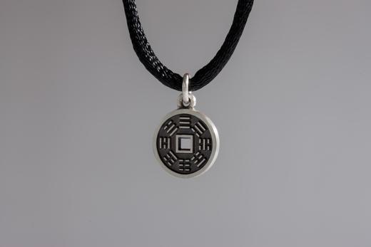 矩德泉坊 纯银手作   除邪辟鬼背八卦（1.1厘米挂扣版）658 商品图3