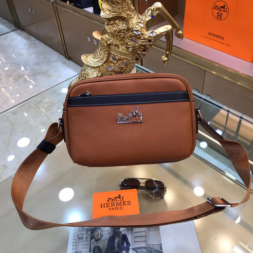 夏季特惠💰590 爱马仕高级定制 男士单肩包系列6608-3 商品图3