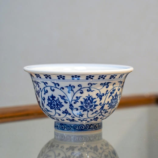 景德镇抱翁堂 青花缠枝莲压手杯  大容量茶杯 茶碗 手绘品茗杯 商品图4