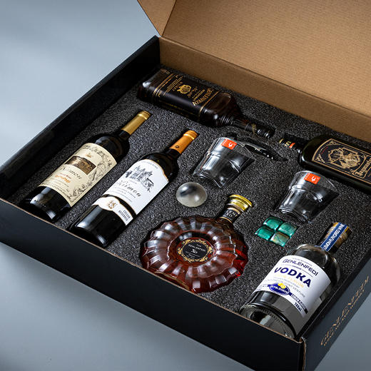 【6瓶】格伦芬帝洋酒套盒多赠品实惠版700ml×4瓶+750ml×2瓶共6瓶洋酒套盒年货好礼 商品图0