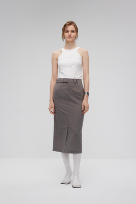 胸部结构线修身背心