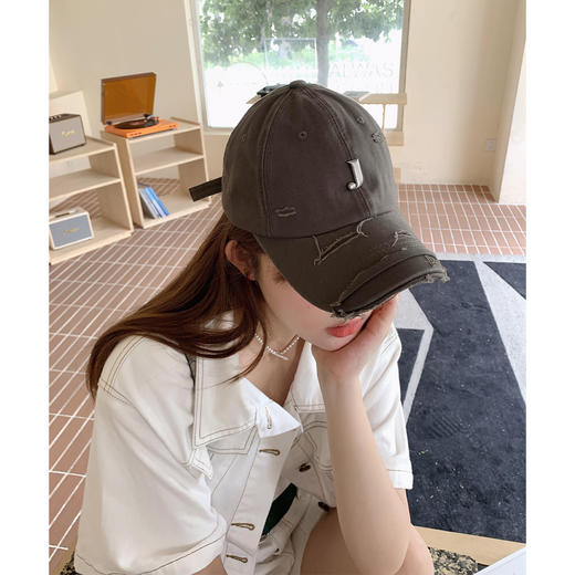 ~·复古金属J装饰鸭舌帽女夏季韩版时尚百搭遮阳棒球帽 商品图1