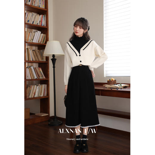 鹿向南《白茶甜心》温柔假两件毛衣女秋冬2023新款设计感高领上衣 商品图0