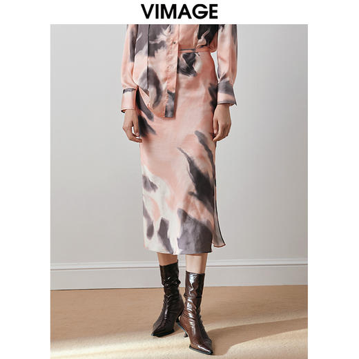 VIMAGE纬漫纪高腰包臀开叉粉色不规则印花高级感半身裙秋新款V2006601 商品图3