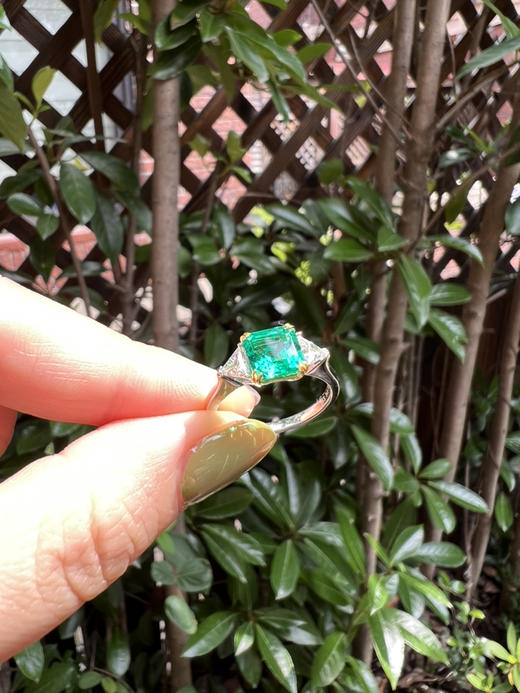 高端定制 哥伦比亚培育祖母绿 方钻塔型戒指 简洁高级明媚  不退换 商品图8