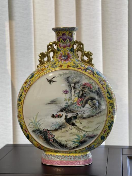 黄底开窗花鸟五轮图双耳瓶 商品图0