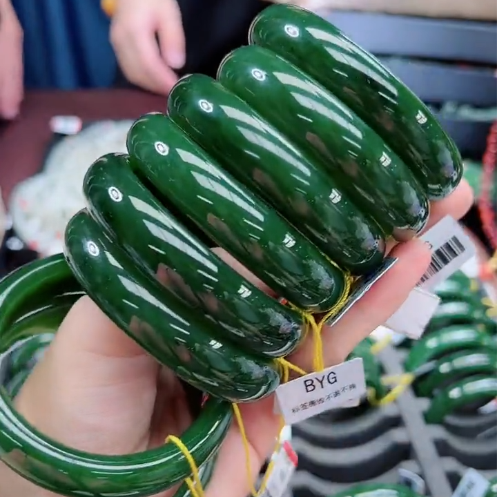 和田玉-碧玉手镯