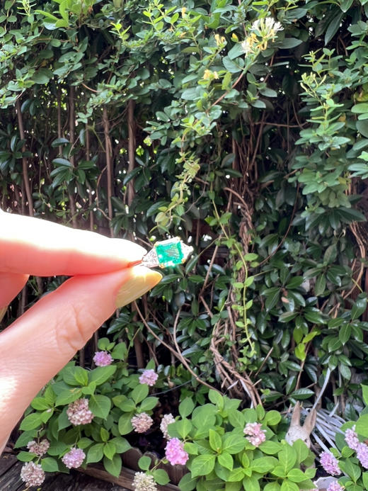 高端定制 哥伦比亚培育祖母绿 方钻塔型戒指 简洁高级明媚  不退换 商品图3