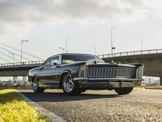 京商 fazer 1/10 电动四驱房车 1965 Buick® Riviera™ Regal Black 34434T1 商品图3