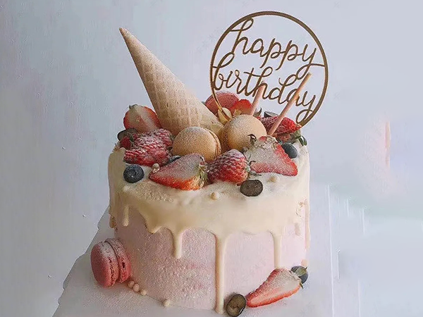 冰淇淋蛋糕『甜筒草莓』