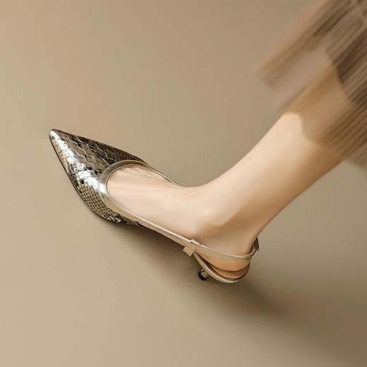 性感优雅，里外全皮尖头猫跟凉鞋QJR-B107-1 商品图3