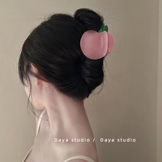 dayastudio水蜜桃 亚克力桃子抓夹高级感小众设计法式甜美仙气质 商品图3