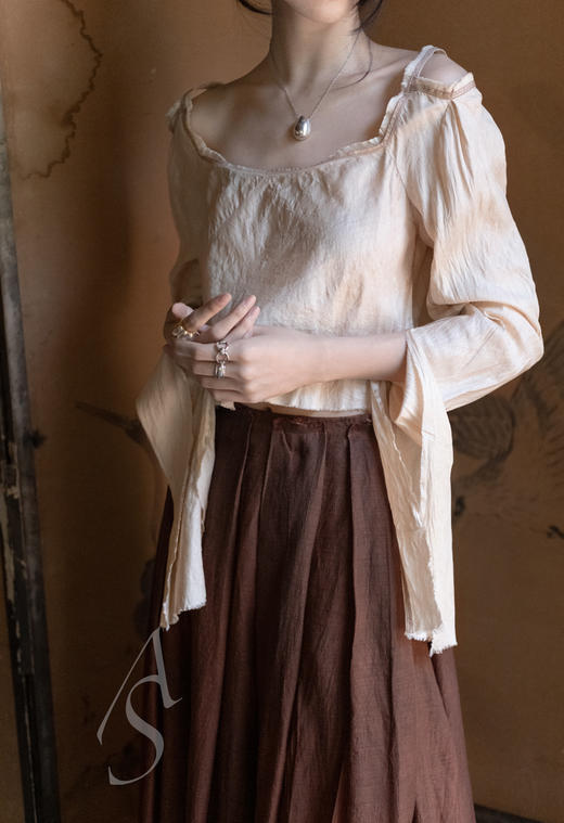 Phaedo  淡柿色/浅赭石方领露肩袖短上衣 商品图0