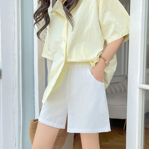 【夏季外穿百搭阔腿裤】穿上舒适水洗棉面料的卡其运动短裤女，为你带来不一样的新款体验，宽松设计让你在义乌休闲裤中自由穿梭，展现独特女性魅力。 商品图4