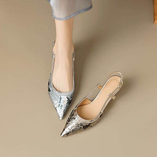 性感优雅，里外全皮尖头猫跟凉鞋QJR-B107-1 商品图12