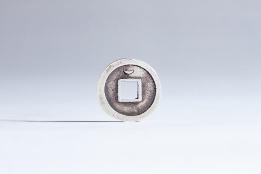 矩德泉坊 纯银手作   开元通宝背月（2.4厘米版）702 商品图1