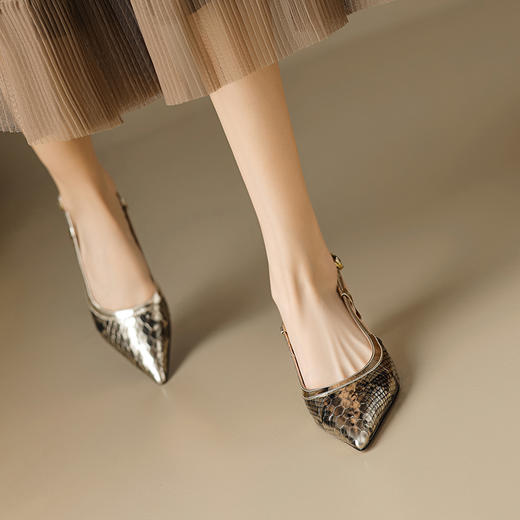 性感优雅，里外全皮尖头猫跟凉鞋QJR-B107-1 商品图4