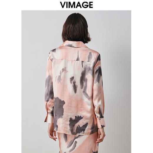 VIMAGE纬漫纪设计感高级不规则印花舒适雪纺宽松衬衫秋季新款V2009601 商品图4