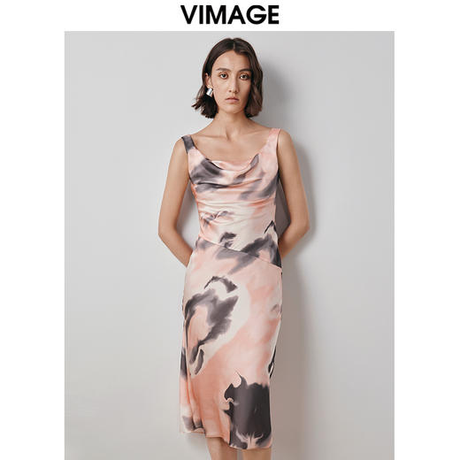 VIMAGE纬漫纪高级感荡领不规则印花显瘦宽吊带连衣裙秋季新款V2007601 商品图2