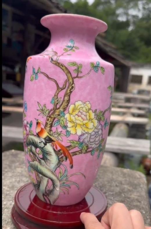 粉色扒花富贵长寿赏瓶 商品图0