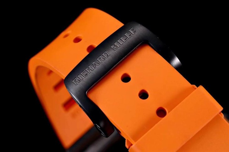 kv厂理查德米尔RM035碳纤维系列表款-最“豪”的奢侈腕表
