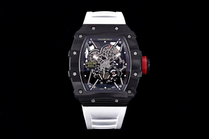 kv厂理查德米尔RM035碳纤维系列表款-最“豪”的奢侈腕表