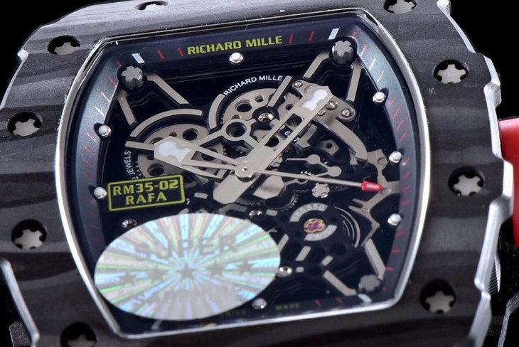 kv厂理查德米尔RM035碳纤维系列表款-最“豪”的奢侈腕表