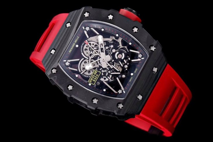 kv厂理查德米尔RM035碳纤维系列表款-最“豪”的奢侈腕表