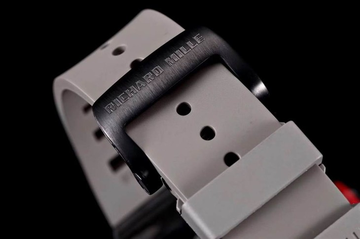 kv厂理查德米尔RM035碳纤维系列表款-最“豪”的奢侈腕表