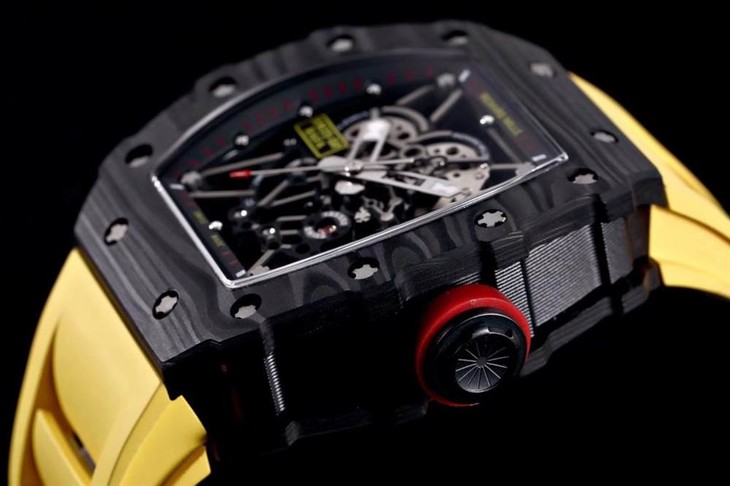 kv厂理查德米尔RM035碳纤维系列表款-最“豪”的奢侈腕表