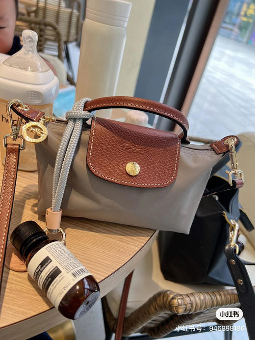 代购级别迷你珑骧秒杀 ‼️
原价💰228 现在半价🉐️118包邮 ‼️ 商品图0