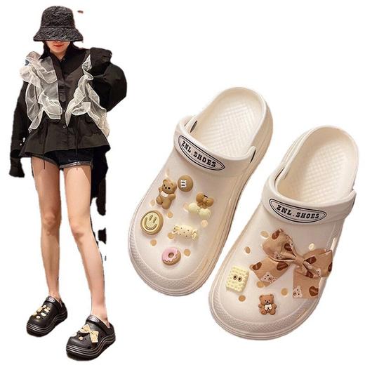 新款夏日沙滩凉鞋必备，身着轻盈，步履自如；女人味十足。柔软EVA包头，防滑耐磨，厚底增高秀出修长美腿。蝴蝶结点缀，更添魅力。让您在炎炎夏日中，漫步在海边，自信、靓丽、灵动！ 商品图4