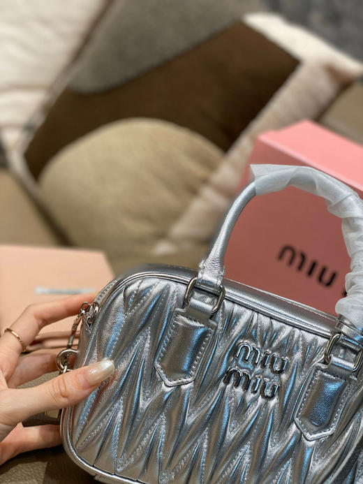 299包邮🉐️
升级品质出 〰️
Miu保龄球包 商品图8