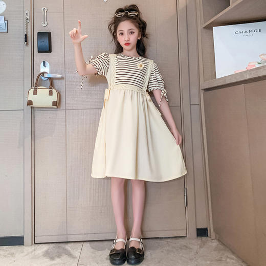 【女童夏装连衣裙2023新款大儿童公主裙】时髦夏季小孩条纹裙子洋气，演绎百变时尚，轻松搭配，让孩子成为夏日的焦点。条纹元素，洋气潮流，展示独特个性。 商品图3