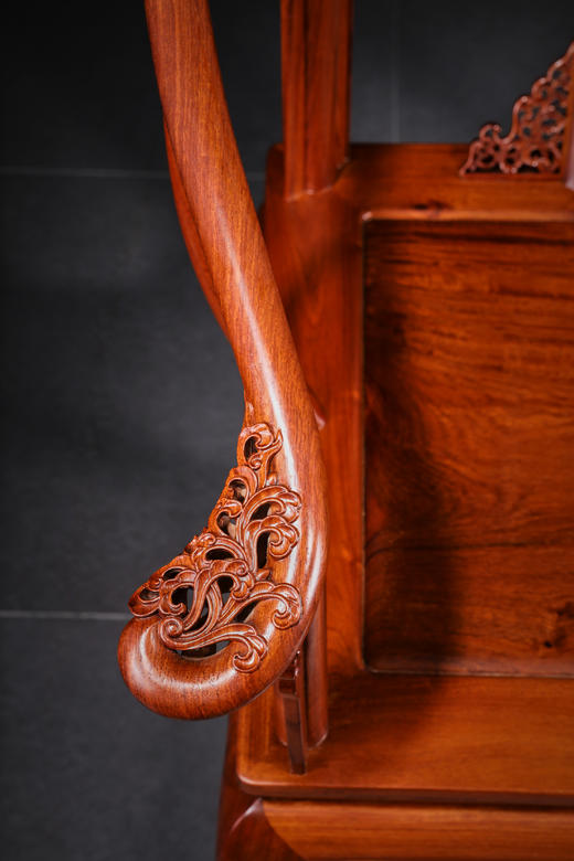 红桥红  家具严选  缅甸花梨（大果紫檀）【带托泥 皇宫 圈椅 三件套】 商品图4