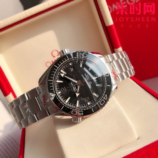 OMEGA欧米茄海马系列600米 海洋宇宙“深海之黑”潜水男士机械腕表
机芯：搭载进口西铁城 商品图5