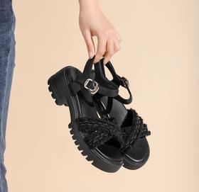 西村名物2023夏季新款平底凉鞋女法式一字带休闲沙滩凉拖23461