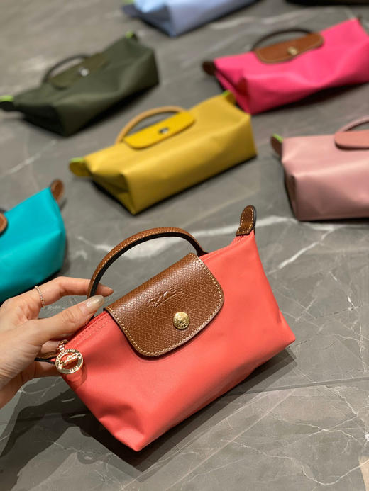 代购级别迷你珑骧秒杀 ‼️
原价💰228 现在半价🉐️118包邮 ‼️ 商品图3