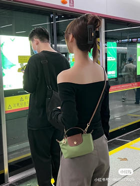 代购级别迷你珑骧秒杀 ‼️
原价💰228 现在半价🉐️118包邮 ‼️