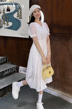 自带光泽感的面料 就像夏天的晚风一样舒适自然