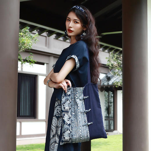 古韵留香碎花盘扣手提包 | 大容量百搭  商品图2