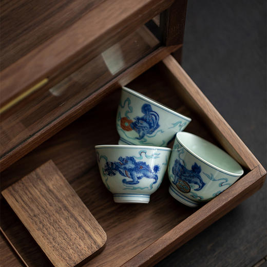 仿古12号品杯 青花团凤/ 青花狮子滚雪球 / 古彩狮子滚绣球 茶杯品茗杯大号 主人杯 个人陶瓷茶具 商品图0