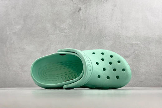 618特价168包邮🉐️送配饰
原装 Crocs Classic Clog 卡洛驰 商品图2