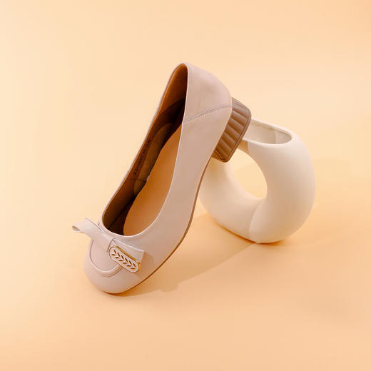 Safiya/索菲娅2023秋季新款真皮粗跟休闲麦穗蝴蝶结软底粗跟浅口单鞋SF33111402 商品图6