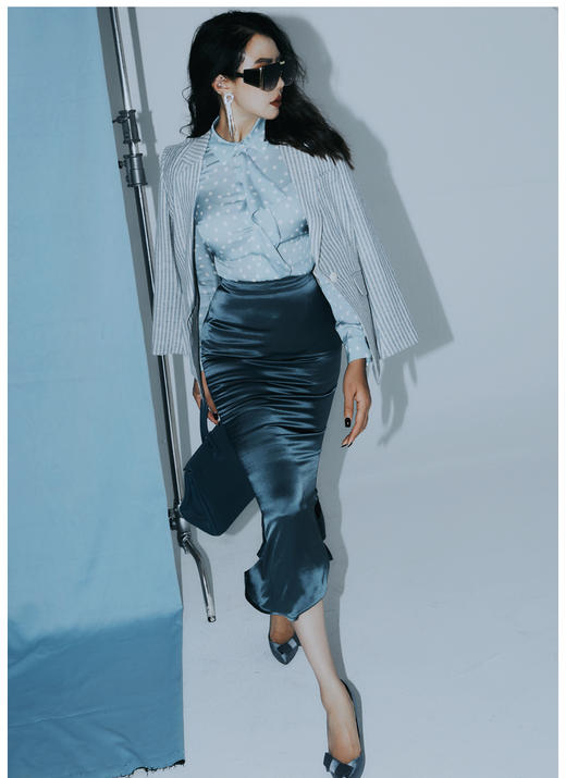 “冰滴海洋”100%桑蚕丝衬衫清新活力灵动四季可穿J8132483A  颈袖添香 商品图2