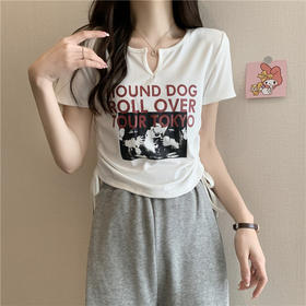 【微胖上衣女夏 韩系设计感修身显瘦遮肚短款上衣】修身显瘦、遮肚短款，再搭配上抽绳短袖，勾勒出女性曲线，要让自己更美丽动人。ry