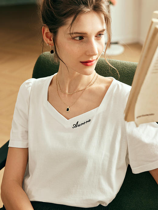 OLrain欧芮儿法式白色短袖T恤女夏季2023新款正肩显瘦翻方领上衣 商品图2