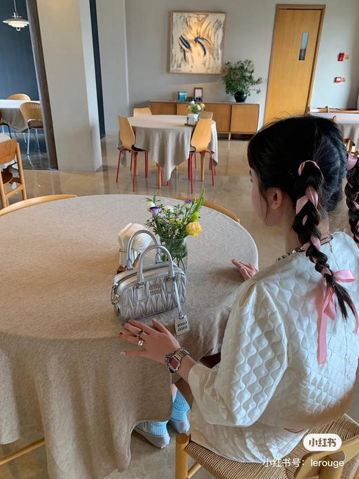 299包邮🉐️
升级品质出 〰️
Miu保龄球包 商品图2